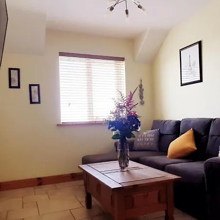 Seaview Apt In With Balcony * Buncrana