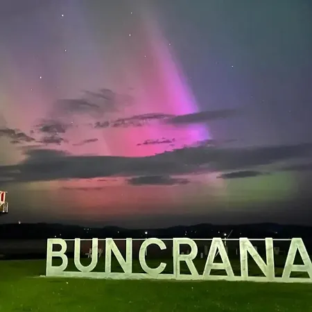 Seaview Apt In With Balcony