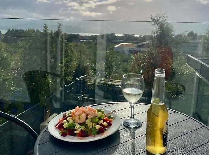 Apartment Seaview Apt In With Balcony Buncrana